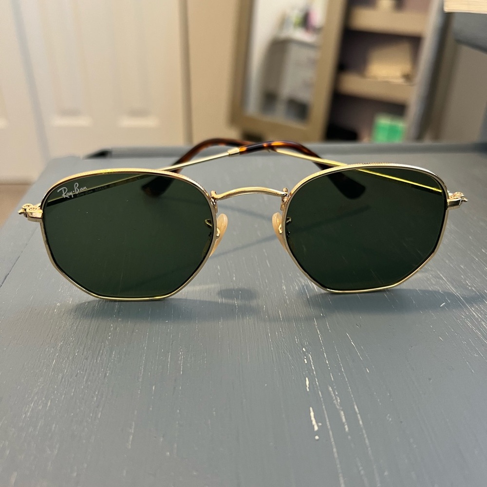 Ray ban